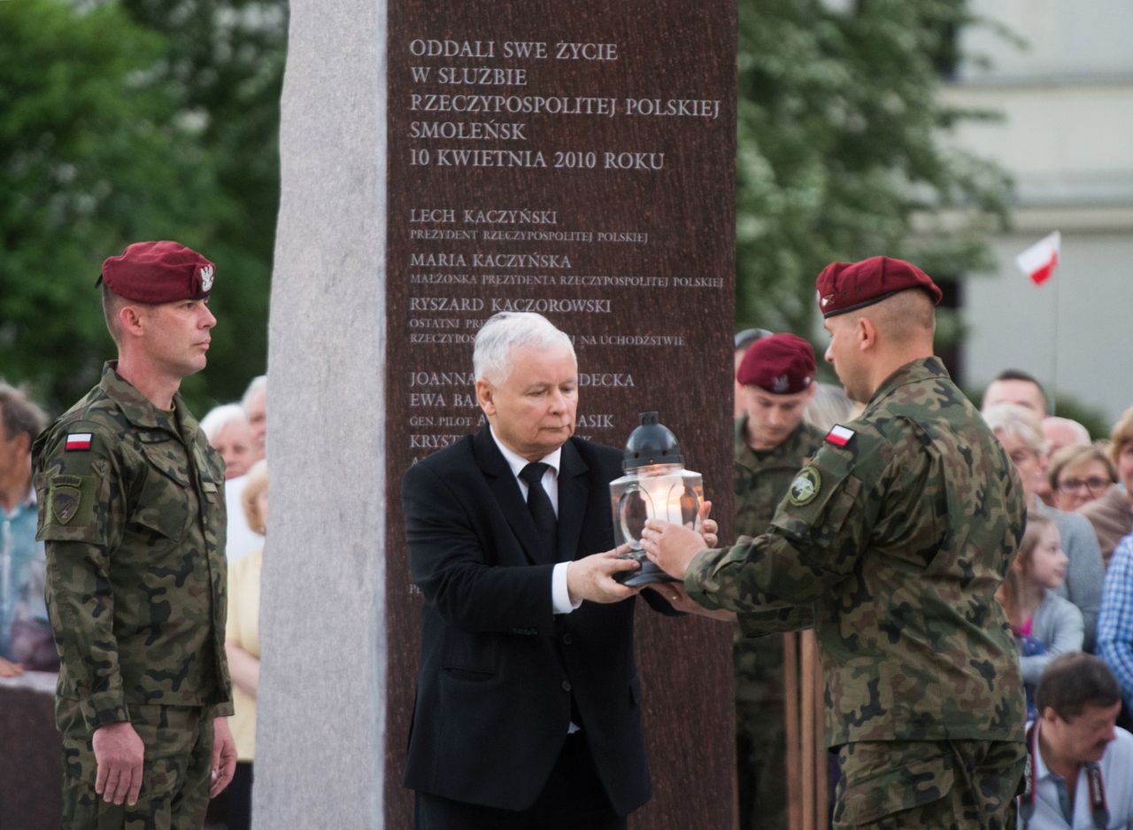 Kaczyński: pamięć smoleńska też została dotknięta nienawiścią