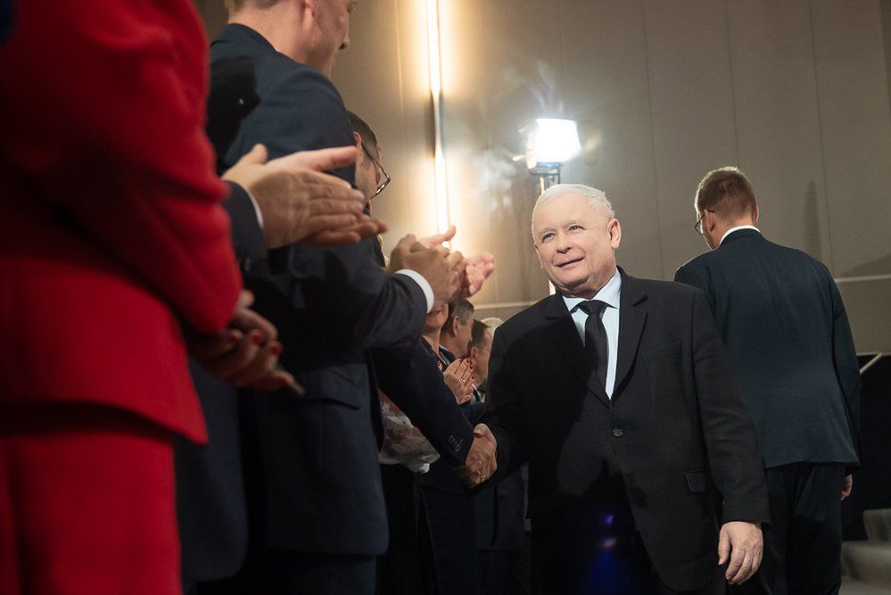 Wybory parlamentarne 2019. Kampania PiS na najwyższych obrotach. Jarosław Kaczyński ma plan na decydujący tydzień