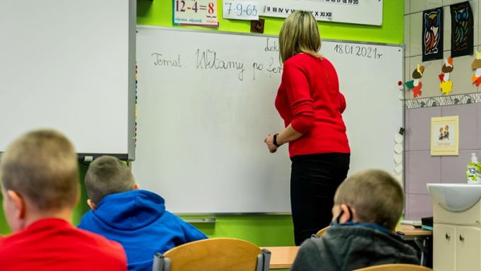 Nauczyciele walczą o co najmniej 20-proc. podwyżki.