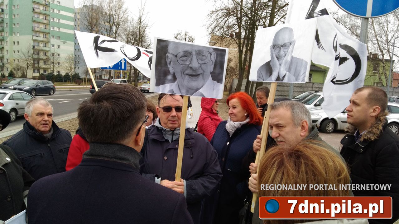 Piła ma rondo im. Władysława Bartoszewskiego