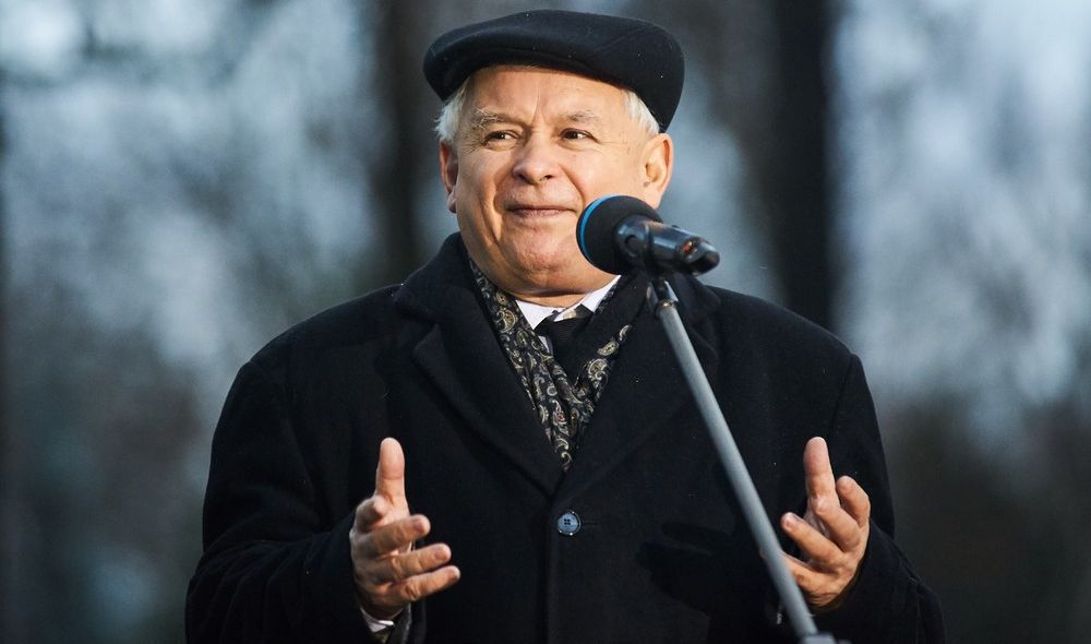Kaczyński pod sąd? Tysiące Polaków podpisało pozew