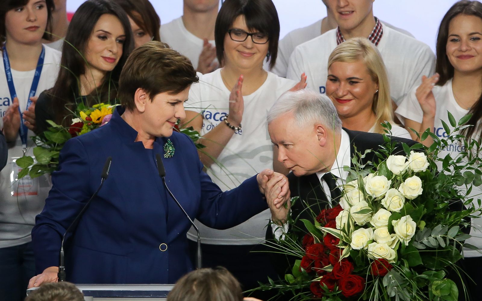 PiS wielkim zwycięzcą. 232 mandaty dla partii Kaczyńskiego