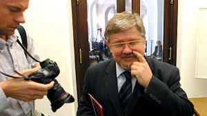 Poseł Mariusz Łapiński (SLD), b. minister Zdrowia w kuluarach Sejmu