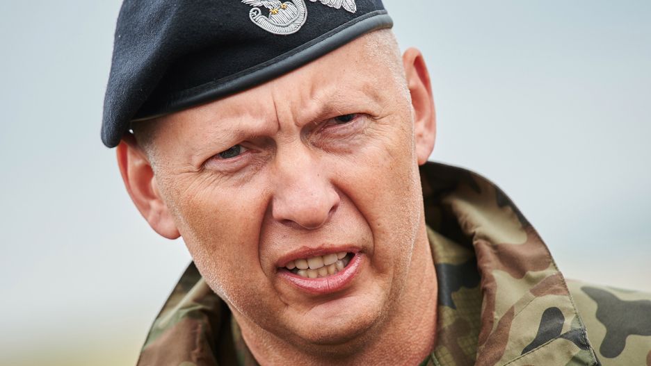 Mirosław Różański w latach 2015–2016 był dowódcą generalnym rodzajów sił zbrojnych