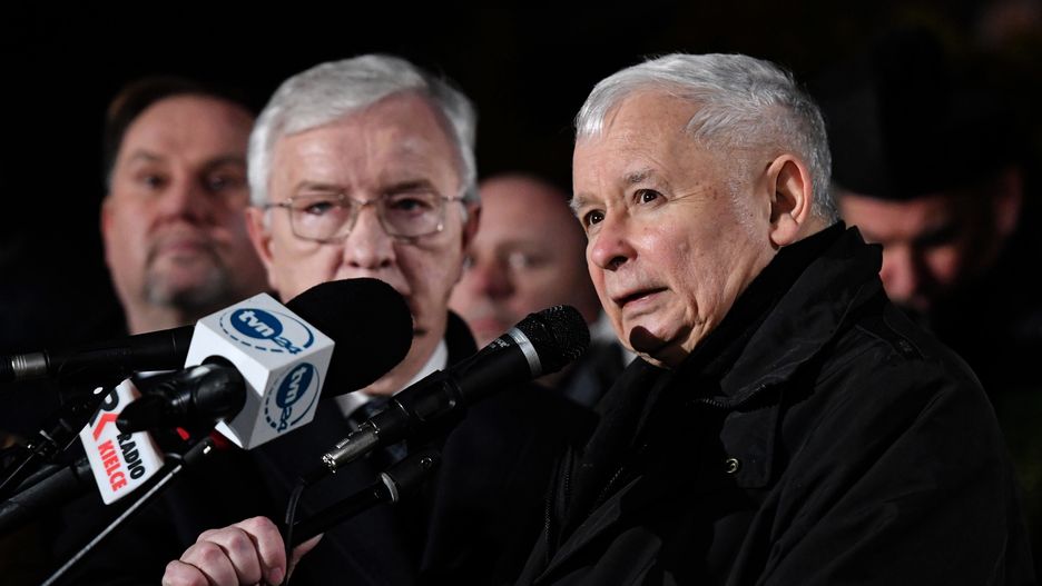 Starachowice. Prezes PiS Jarosław Kaczyński (z lewej poseł Krzysztof Lipiec)