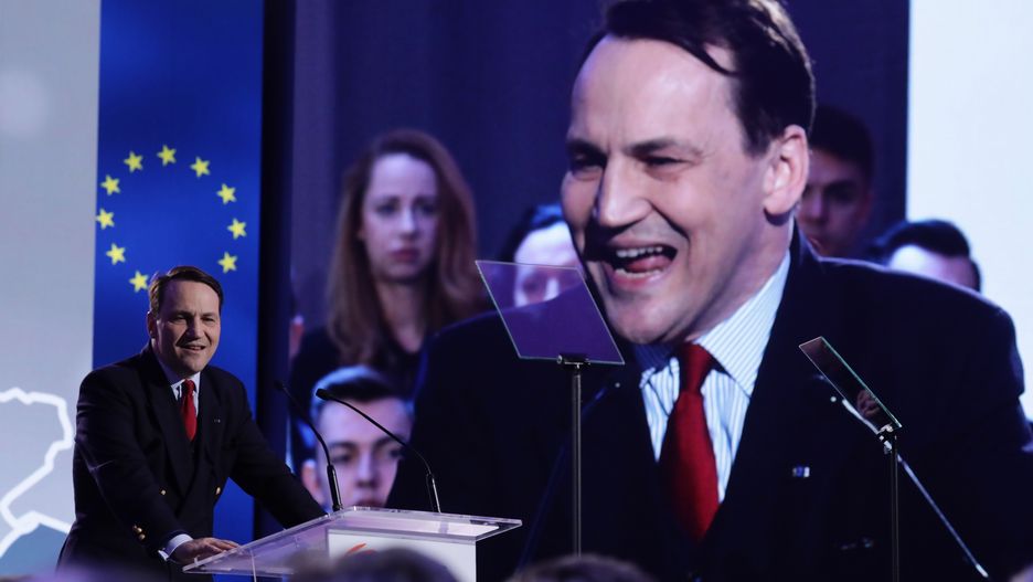 Radosław Sikorski na obradach Rady Krajowej 
