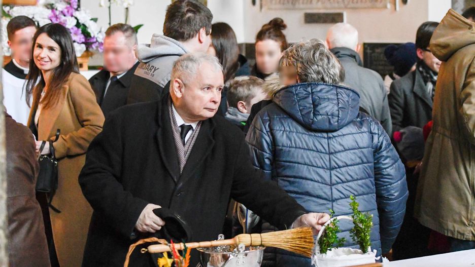 Jarosław Kaczyński wspólnie z bratanicą poświęcili koszyczek