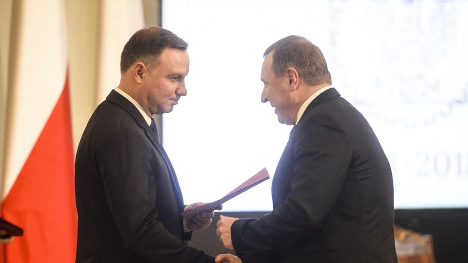 Prezydent Andrzej Duda ma uzależnić decyzję co do ustawy od przyszłości Jacka Kurskiego.