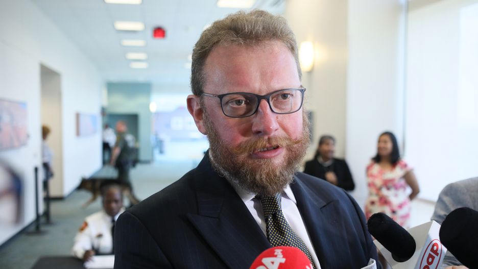 Minister zdrowia Łukasz Szumowski zapewnił, że chorzy na EB otrzymają to, co jest im potrzebne