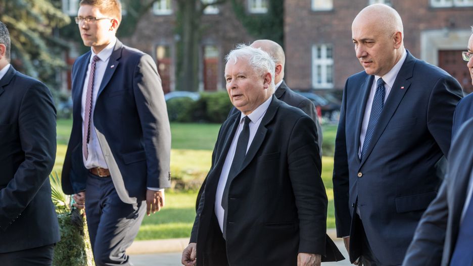 Kaczyński bada sytuację czy faktycznie rezygnuje?