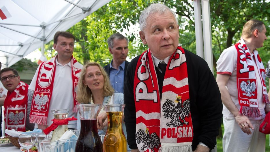 Jarosław Kaczyński ogląda mecz Polska - Grecja, czerwiec 2012