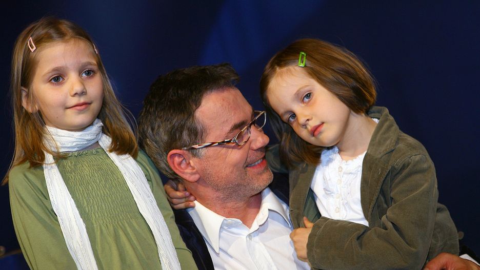 Robert Janowski z córkami Tolą i Anielą w 2006 r.
