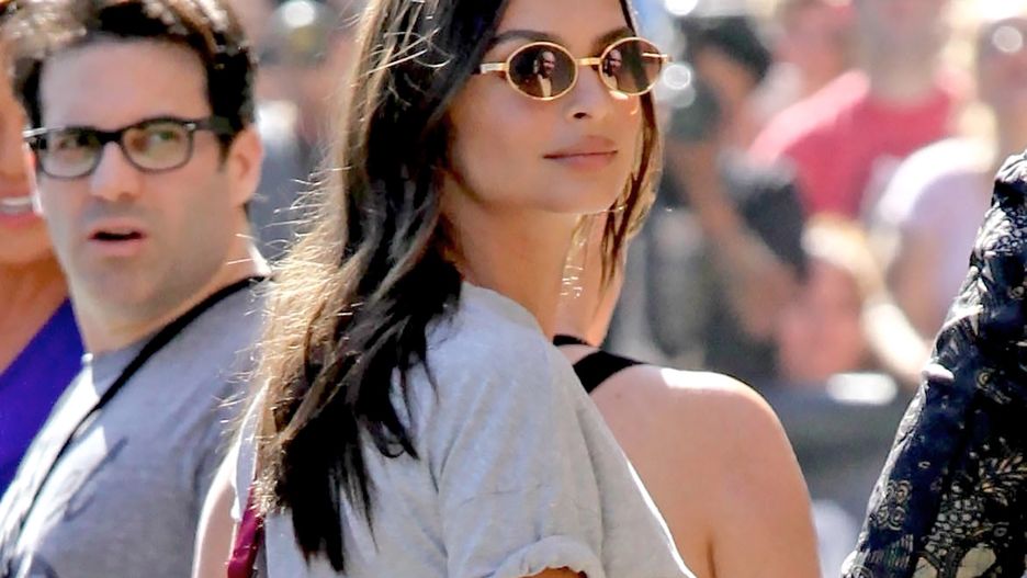 Emily Ratajkowski zbija fortunę. Hejterom śmieje się w twarz