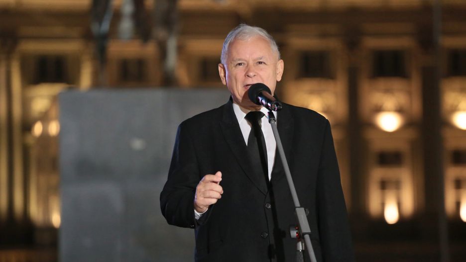 Właśnie zaczął się ostatni akt smoleńskiego dramatu politycznego. Jarosław Kaczyński wygasza miesięcznice.