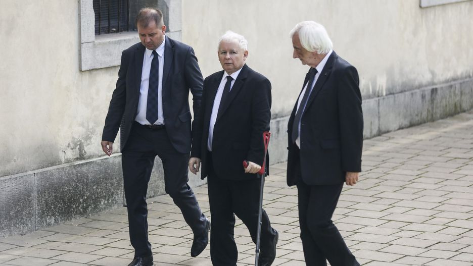 Jarosław Kaczyński długo zmagał się z bólem kolana