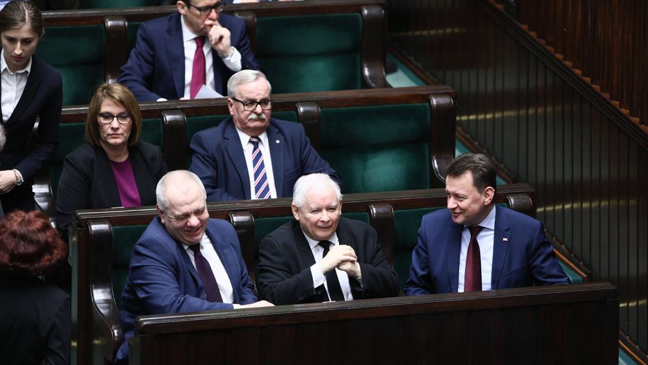 Partia Jarosław Kaczyńskiego nadal jest liderem sondaży