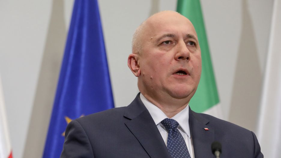 Joachim Brudziński tłumaczy, że był zaaferowany szczeniakami swojego przyjaciela