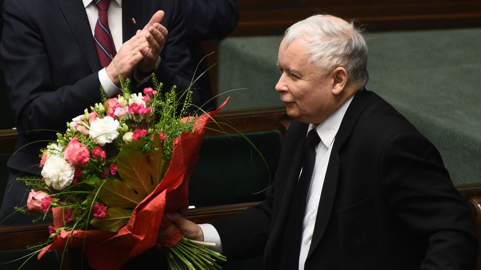 Jarosław Kaczyński dostał prezenty od Mateusza Morawieckiego