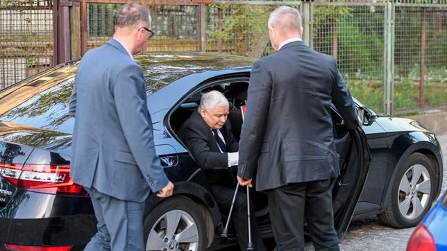 Jarosław Kaczyński miał ostatnio problemy z kolanem