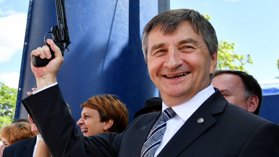 Marszałek Marek Kuchciński to w Sejmie prawdziwy straszak na opozycję