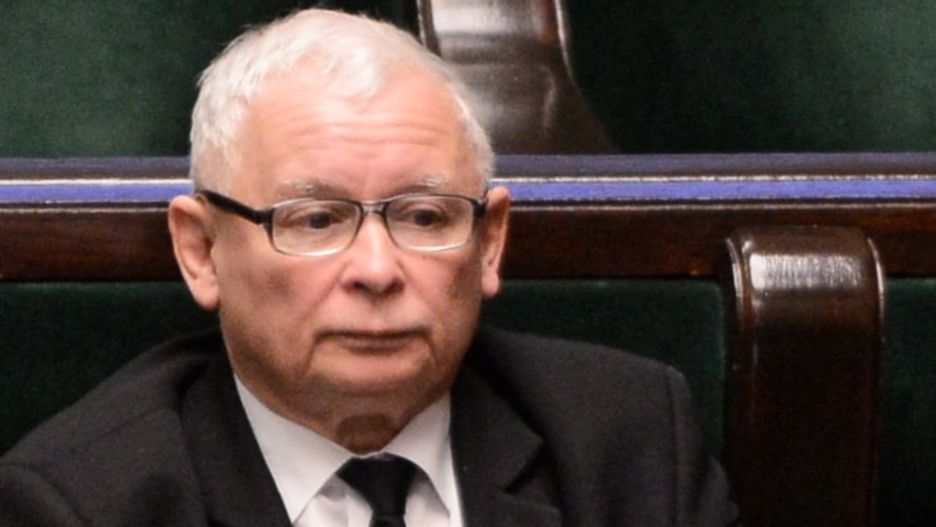Jarosław Kaczyński leczy przeziębienie