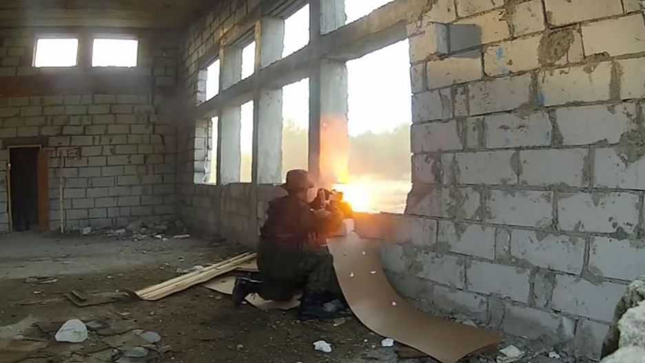 20 komandosów nadziało się na tego strzelca i karabin maszynowy. Hit internetu