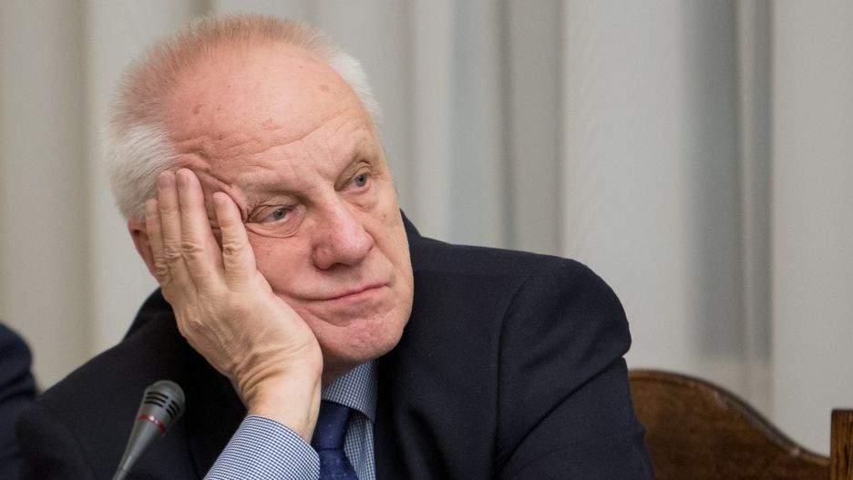 Jak ludzie reagują na seksaferę? Wytykają go palcem "O! Niesiołowski"