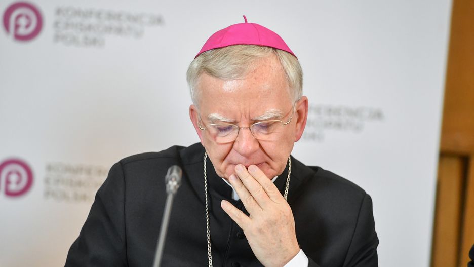 Abp Marek Jędraszewski (zdj. arch.) znany jest z kontrowersyjnych wypowiedzi