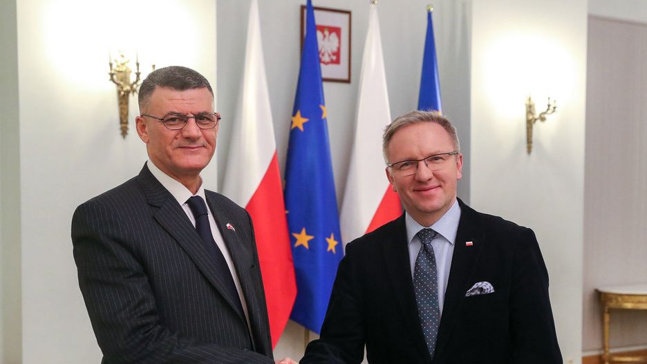 Krzysztof Szczerski (po prawej) oraz Hussein al-Safi (z lewej) podczas spotkania w Pałacu Prezydenckim 