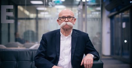 Ma 1700 zł emerytury i jest milionerem
