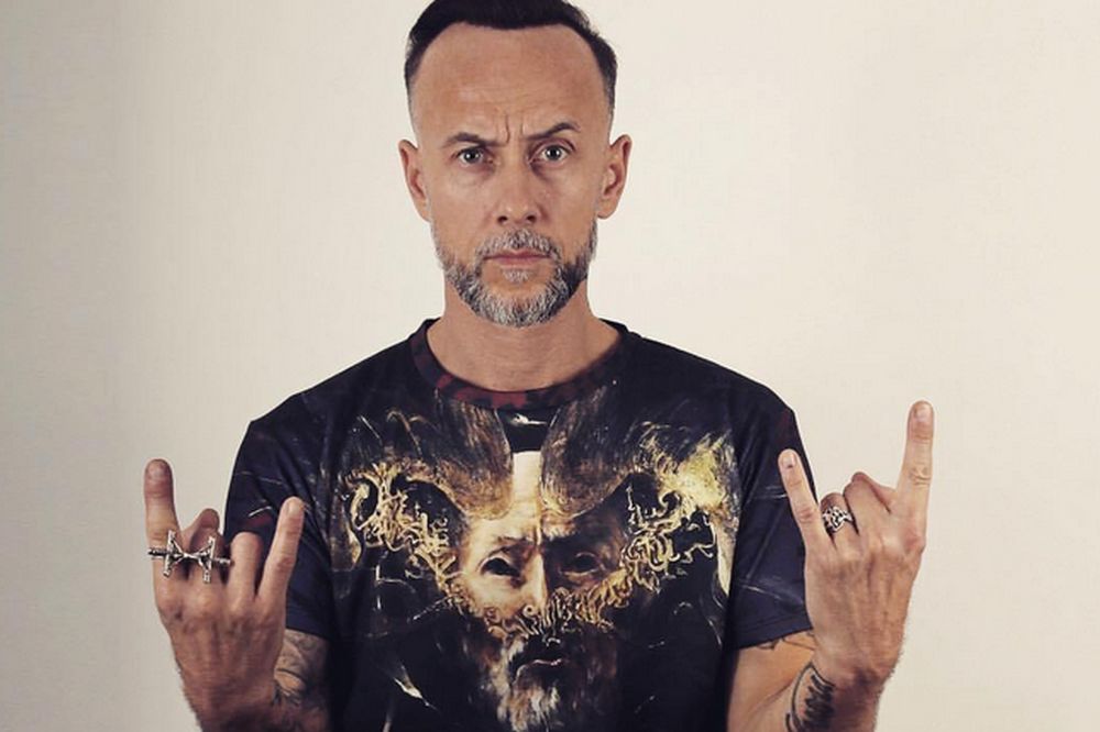 Nergal na zdjęciu z dziadkiem. Jak bardzo się zmienił?