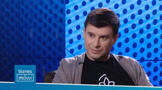 Dzięki niemu świat usłyszał o Wiedźminie. Dziś promuje telefon, który nie ma Internetu