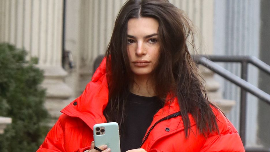 Emily Ratajkowski pozuje w dresie