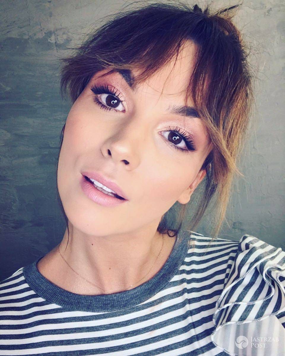 Paulina Krupińska w bluzce w paski