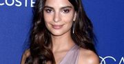 Emily Ratajkowski na imprezie seksowna jak zwykle. Czy liliowy to jej kolor?