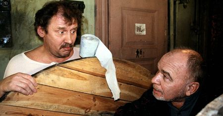 Seriale TV na dziś. "Świat według Kiepskich", "Dziewczyny ze Lwowa", "Barwy szczęścia" [Piątek, 15.11.2019]