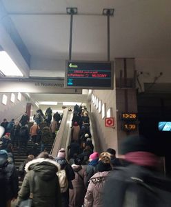 W pociągu metra zmarł pasażer. Utrudnienia w ruchu