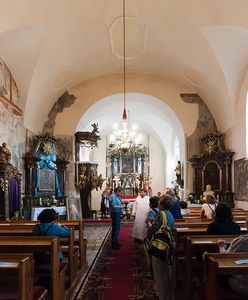 Runęła ściana zabytkowego kościoła w Hajdukach Nyskich. Ekspert: wina pogody