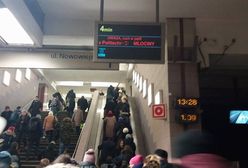 W pociągu metra zmarł pasażer. Utrudnienia w ruchu