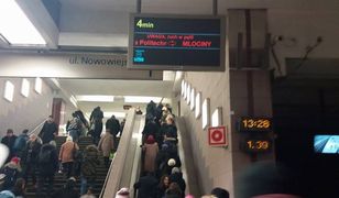 W pociągu metra zmarł pasażer. Utrudnienia w ruchu