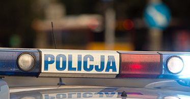 Pomorscy policjanci uratowali niedoszłego samobójcę. 20-latek groził nożem i chciał skoczyć z okna