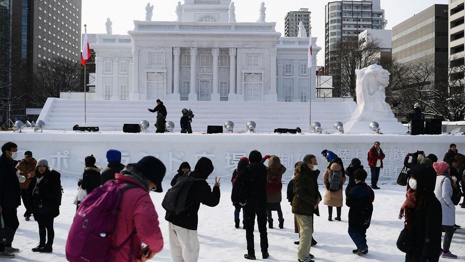 Japonia. Replika Pałacu na Wyspie z Łazienek Królewskich w Warszawie na Festiwalu Śniegu w Sapporo