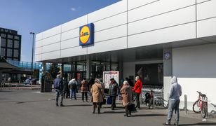 Lidl też wydłuża godziny otwarcia. Część sklepów przechodzi na tryb 24h