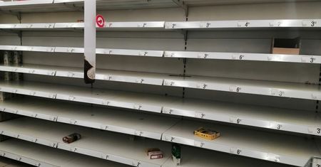 Najazd na sklepy. Zewsząd straszą puste półki