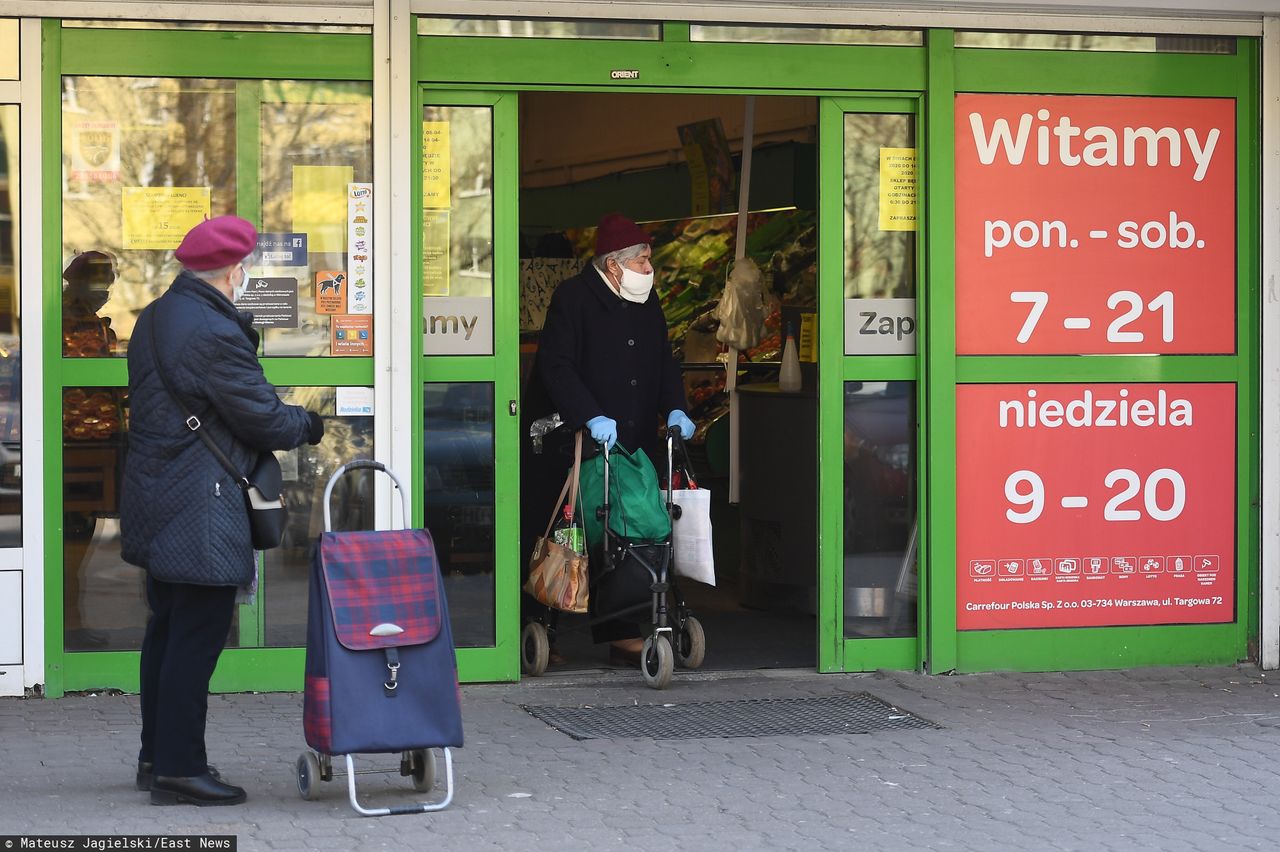 Godziny dla seniora. Rząd złagodził przepisy w przypadku aptek i hurtowni