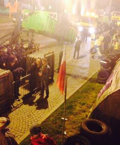 Nocna likwidacja obozowiska w Warszawie. "Zepchnęli mnie z dachu. Straciłem przytomność"