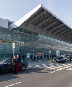 Polityk zasłabł w samolocie. Nieoficjalnie: to Sławomir Nitras