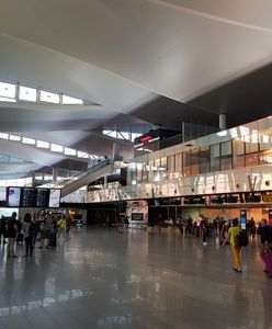 Zażartował, że ma bombę w bagażu. Dostał mandat i nie poleciał