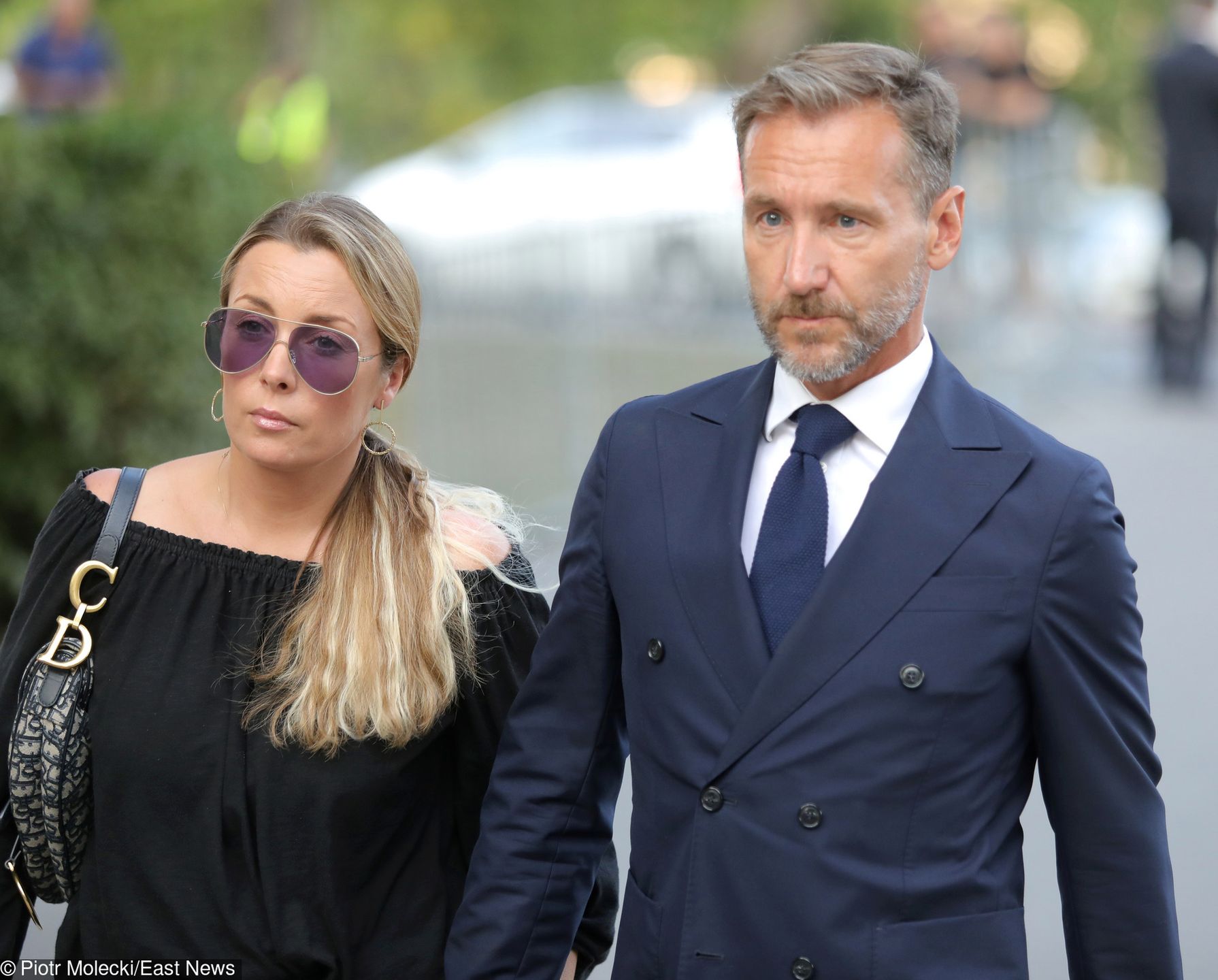 Piotr Kraśko z małżonką na mszy żałobnej w intencji Piotra Woźniaka-Staraka 