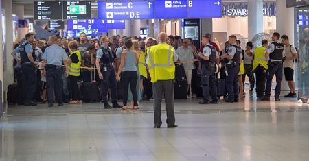 Ewakuowali lotnisko z powodu zabawki erotycznej